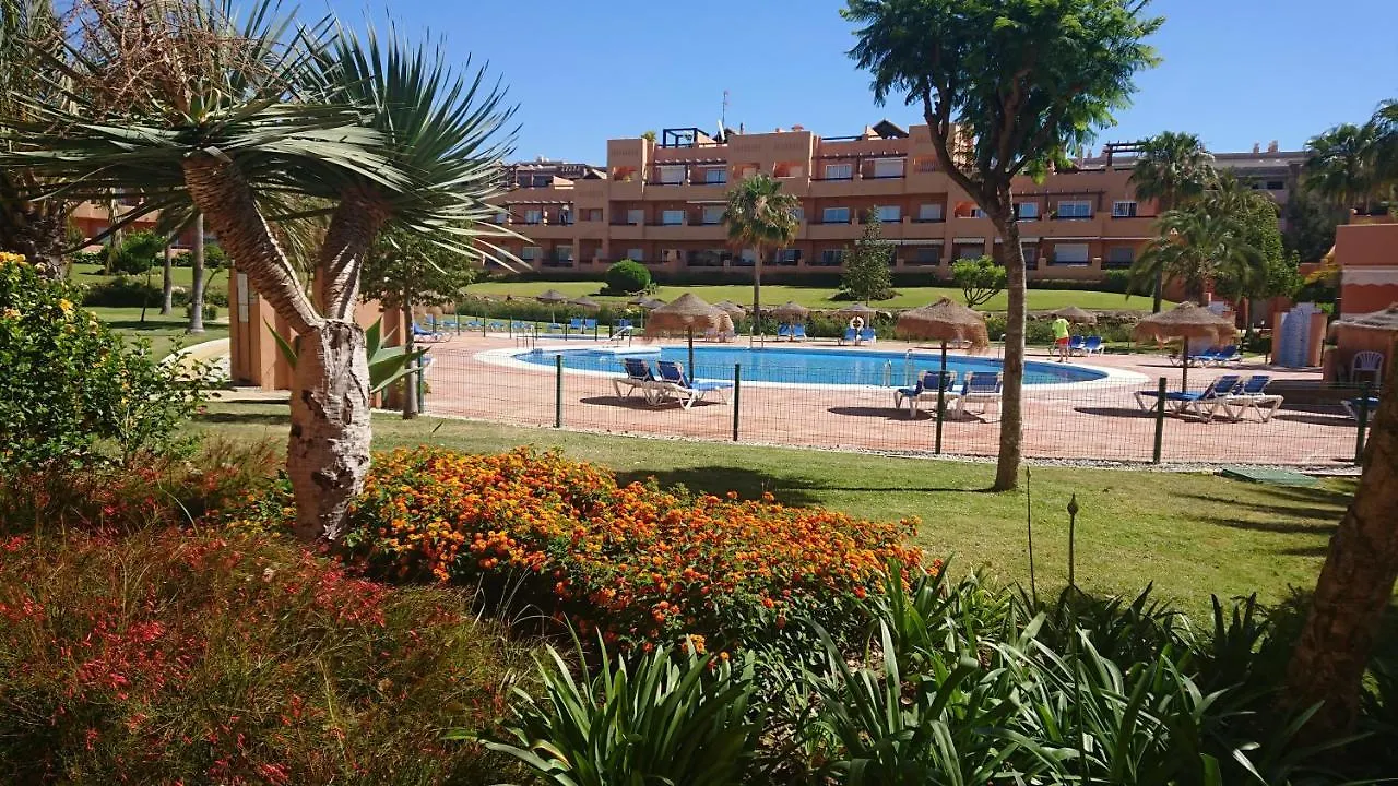 Casares Del Sol Penthouse Daire 0*,